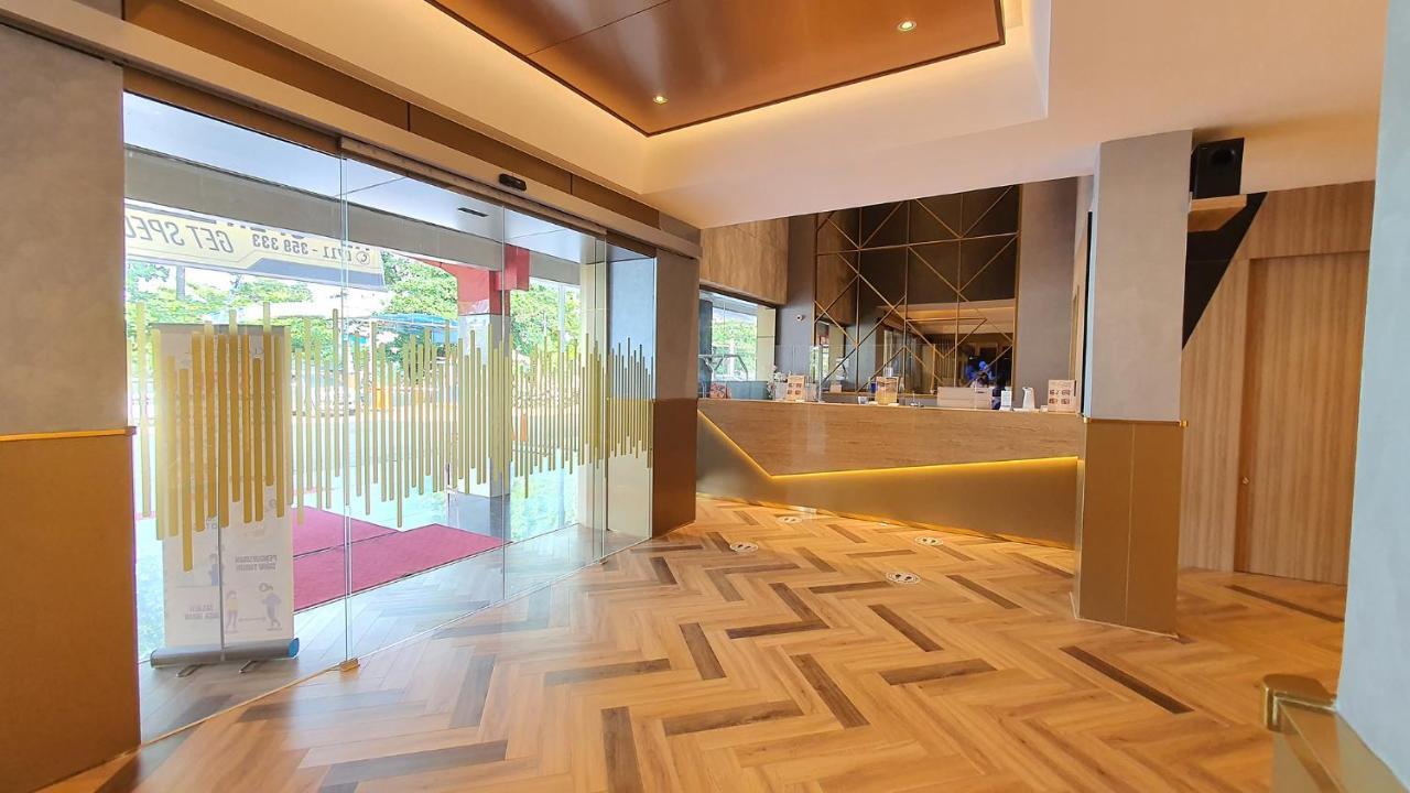 Classie Hotel Palembang Exterior foto