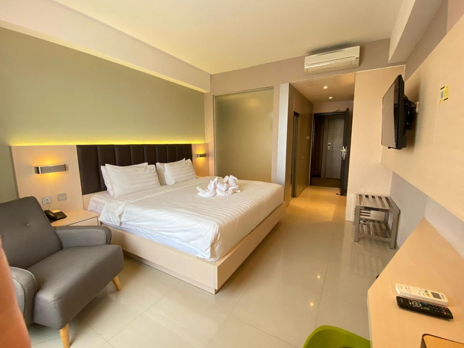Classie Hotel Palembang Exterior foto